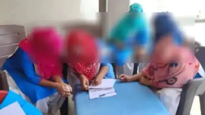 बाबा जी, हमें न्याय दीजिए... प्रिंसिपल की छेड़छाड़ से परेशान छात्राओं ने खून से लिखा सीएम योगी को पत्र 