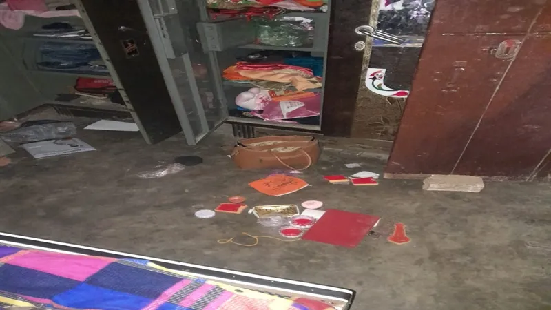 अयोध्या: दीवार कूदकर घर में घुसे चोरों ने पार किया 40 लाख का आभूषण, हड़कंप 