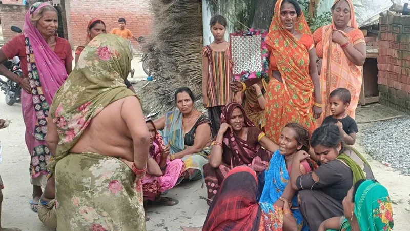 सुल्तानपुर: दो बाइकों की आमने-सामने भिड़ंत, एक युवक की मौत, तीन घायल