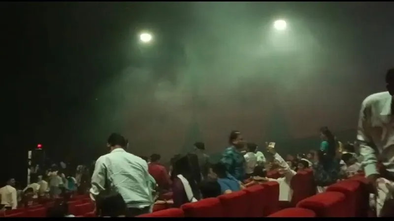 कानपुर: पीवीआर सिनेमा में फिल्म के दौरान शार्ट-सर्किट से लगी आग, दर्शकों में मचा हड़कंप