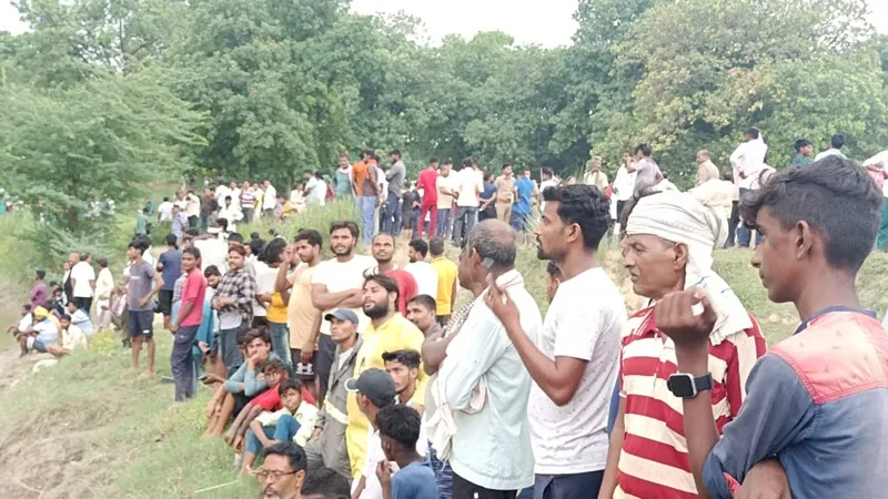 प्रतापगढ़: दोस्तों संग नदी में स्नान कर रहा फार्मासिस्ट लापता, तलाश में जुटे गोताखोर