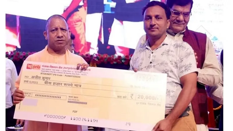 सीएम योगी ने ई स्वनिधि योजना का किया शुभारंभ, कहा- जरूरतमंदों को मिल रहा ब्याजमुक्त लोन 