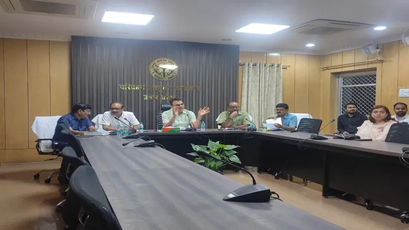 परिवहन अधिकारी जिम्मेदारी के साथ निभायें अपने दायित्वों का निर्वहन : परिवहन आयुक्त