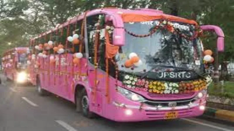 लखनऊ : रोडवेज पिंक बसों में महिलाओं की यात्रा होगी सुरक्षित,सफर होगा सुहाना