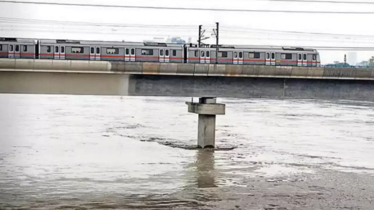 DMRC ने अपने नेटवर्क में 90 स्थानों पर कंपन मापने के लिए की निविदा आमंत्रित 