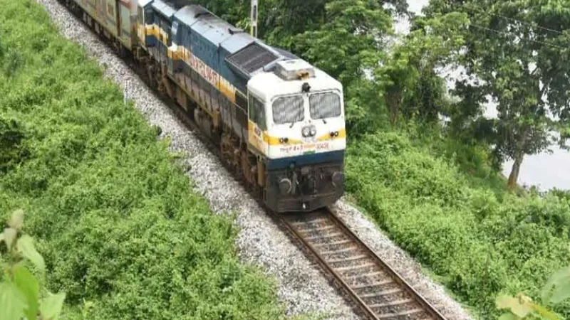 गौतमबुद्धनगर : ट्रेन की चपेट में आकर महिला की मौत 