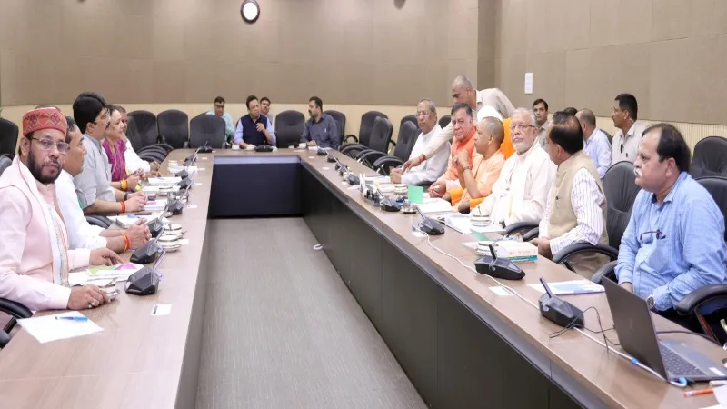 UP Assembly Monsoon Session : सर्वदलीय बैठक में शामिल हुए कई दलों के नेता 