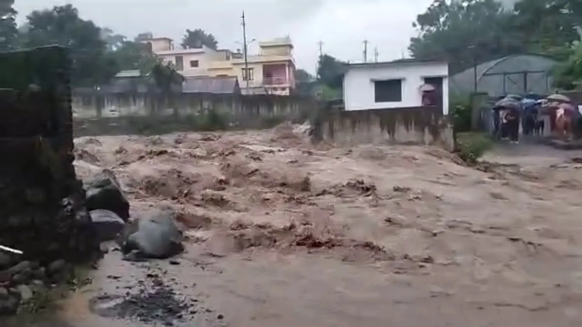 हल्द्वानी: नालों में बनते रहे मकान, सोते रहे हुक्मरान...