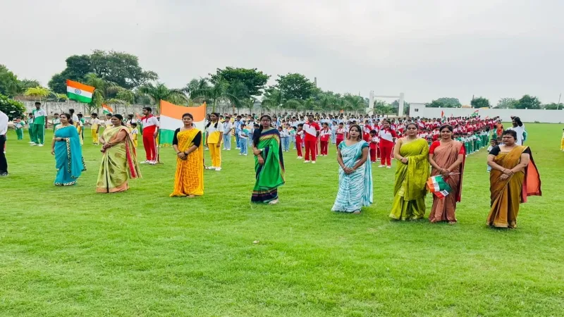 हर घर तिरंगा अभियान : अयोध्या में प्रभात फेरी निकाल स्कूली बच्चों ने दिखाई राष्ट्र प्रेम की भावना