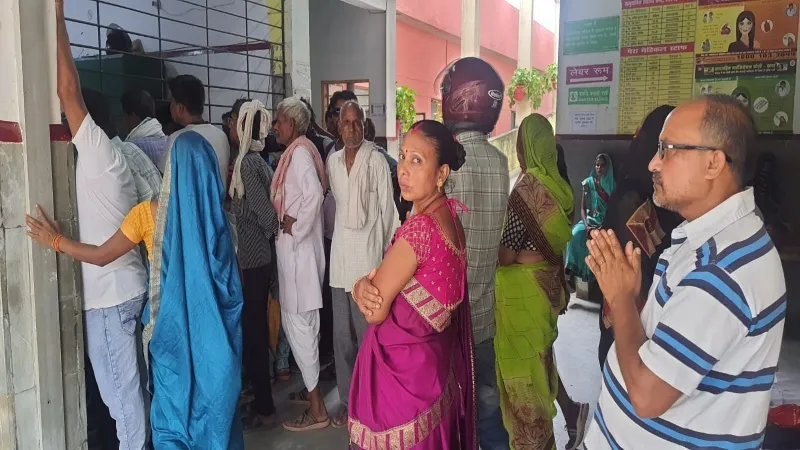रायबरेली : सीएचसी में नहीं हैं महिला चिकित्सक, निजी नर्सिंग होम जाने को महिलाएं मजबूर 