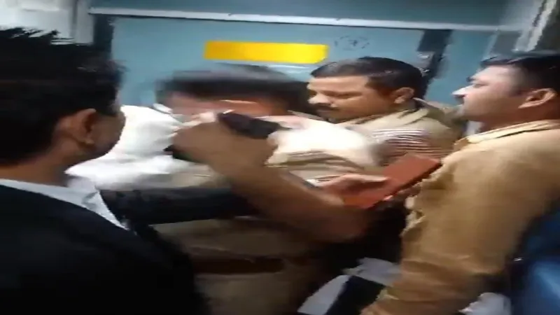 Video - Bikaner-Prayagraj Express में पुलिसकर्मियों और टीटीई के बीच मारपीट, सीओ जीआरपी प्रयागराज करेंगे जांच 