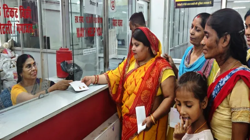 Raksha Bandhan 2023 : वॉटरप्रूफ लिफाफे में राखी भेजेंगी बहनें, डाक विभाग ने शुरू की बिक्री  