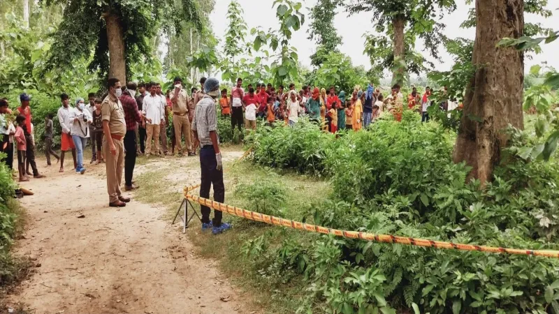 बहराइच : जंगल में मिला अज्ञात युवक का शव, पास में पड़ा मिला गमछा और रस्सी - ये जताई जा रही आशंका  