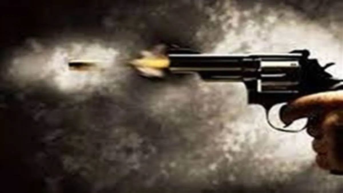 Bareilly: नशे में शख्स ने की कई राउंड फायरिंग, दो लोग घायल