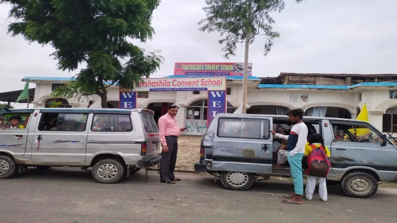 अमेठी : बिना मान्यता कान्वेंट स्कूल में संचालित हो रही थीं इंटर तक की क्लास, बीईओ ने पकड़ा