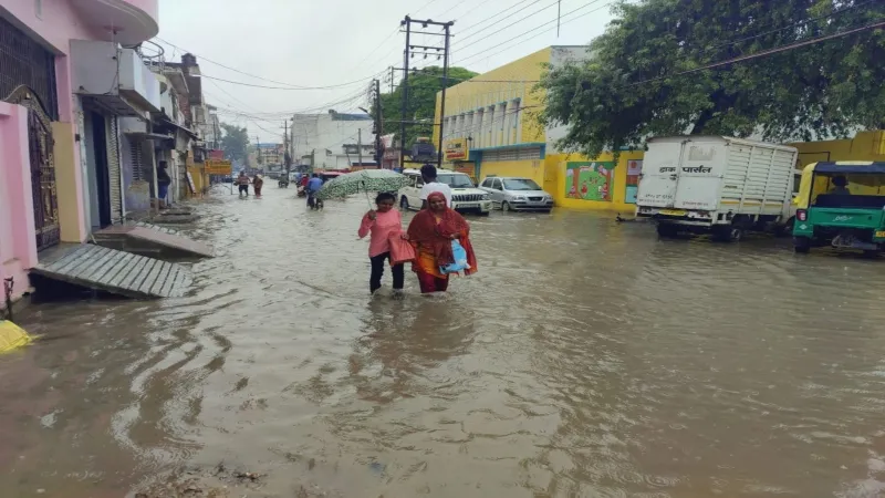 अयोध्या : डक्ट और खुले नालों में समाया अनियोजित विकास, बारिश ने खोली दावों की कलई