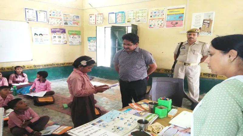 प्रतापगढ़ : मनरेगा मजूदरों की संख्या नहीं बता सके सेक्रेटरी, डीएम ने लगाई फटकार