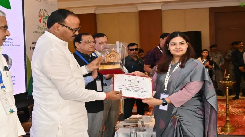बहराइच : सीडीओ को उप मुख्यमंत्री ने किया सम्मानित, मिला प्रशस्ति पत्र