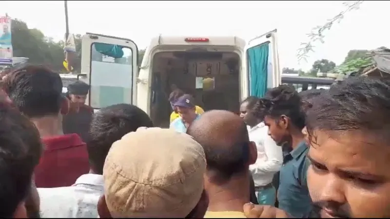 हरदोई में ढही पीएसएफ की जर्जर बिल्डिंग, चार मजदूर दबे  