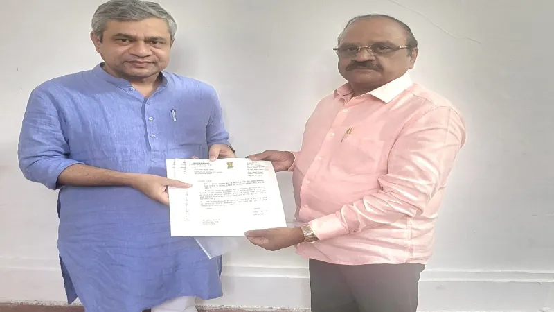 हरदोई से वाया साण्डी होते हुए गुरसहाय गंज तक पहुंचे रेल लाइन, सांसद जयप्रकाश ने रेलमंत्री को सौंपी चिट्ठी  