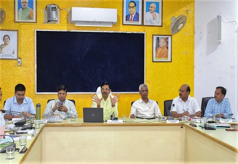 मुरादाबाद : मंडल की रैंक घटने पर चिकित्साधिकारियों का वेतन रोका