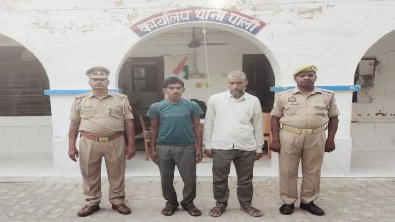 हरदोई पुलिस ने 30 कुन्तल सीप सहित दो तस्कर किये गिरफ्तार