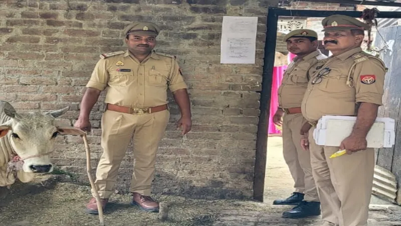 सीतापुर : धोखाधड़ी के अभियुक्त की मुनादी पिटवा कर हुई कुर्की की कार्रवाई 