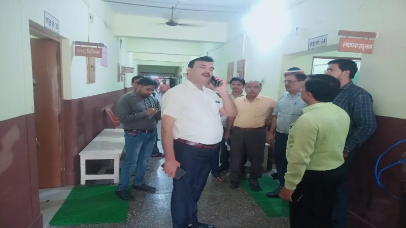 जालौन : सीडीओ को निरीक्षण में 21 कर्मचारी - अधिकारी मिले गैर हाजिर