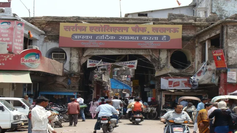 Lucknow : सरकारी गनर का रौब दिखा सर्राफ को धमका रहा जालसाज