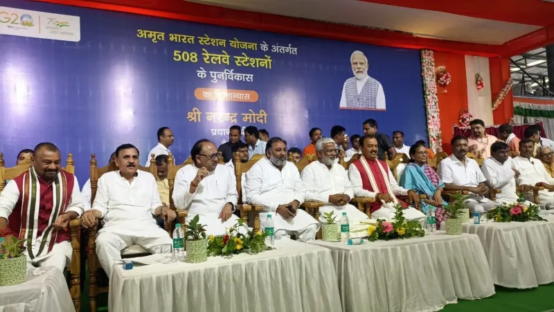 अमृत भारत योजना : रेलवे स्टेशनों के पुनर्विकास शिलान्यास कार्यक्रम में पहुंचे डिप्टी सीएम केशव मौर्या