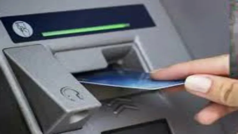 प्रयागराज : एटीएम कार्ड बदलकर 41 हजार रुपए उड़ाए, मैसेज देख उड़े होश 