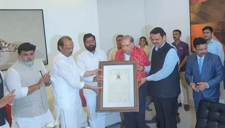 महाराष्ट्र : उद्योगपति रतन टाटा को किया गया उद्योग रत्न पुरस्कार से सम्मानित