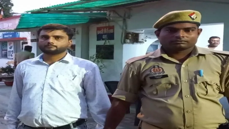 हरदोई में वसूली करते पकड़ा गया फर्जी फूड इंस्पेक्टर