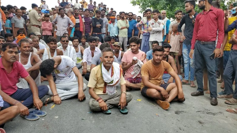 हरदोई : 20 घंटे बाद भी किशोर का नहीं लगा सुराग, ग्रामीणों ने लगाया जाम 