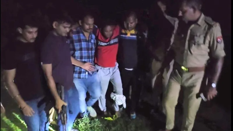 Sitapur Encounter : पुलिस मुठभेड़ में 25 हजार का इनामी गिरफ्तार, एक दर्जन से ज्यादा दर्ज हैं केस 
