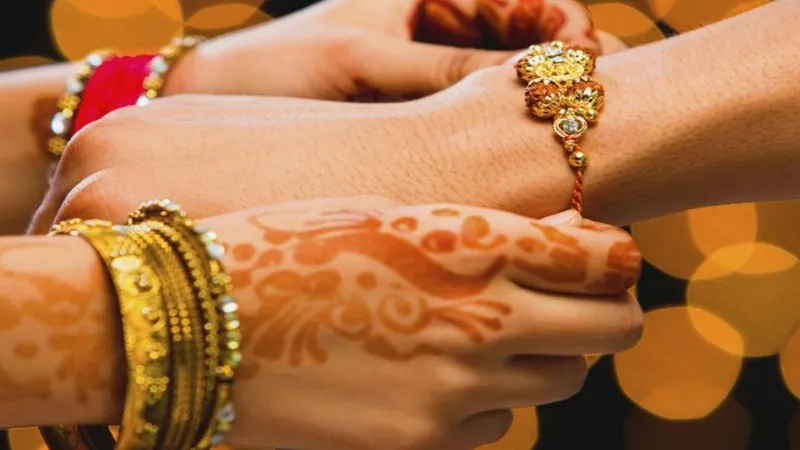 Rakshabandhan 2023 : राखी बांधने के मुहूर्त पर संशय समाप्त, इस शुभ घड़ी में बहनें मनाएं त्यौहार 