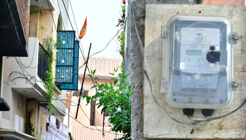 बरेली: दो दर्जन परिवार के घर में स्मार्ट मीटर बंद होने से छाया अंधियारा, शिकायत के बाद भी नहीं कोई समाधान