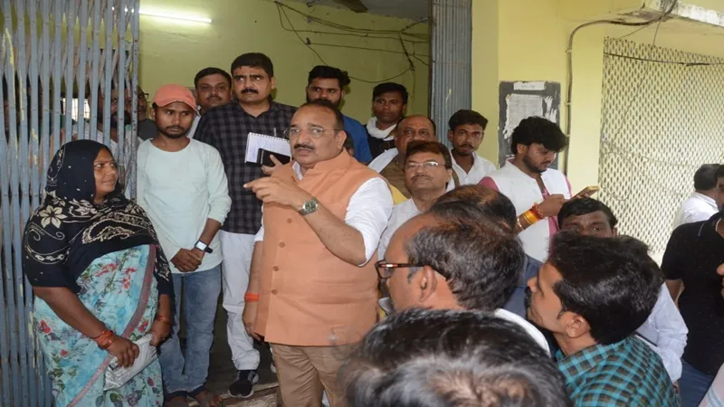 रायबरेली : उद्यान राज्य मंत्री ने तहसील से लेकर मंडी समिति तक का किया निरीक्षण