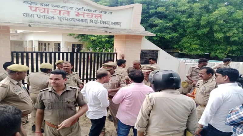 प्रतापगढ़ : एसडीएम और एसओ के सामने  एडीपीआरओ से अभद्रता