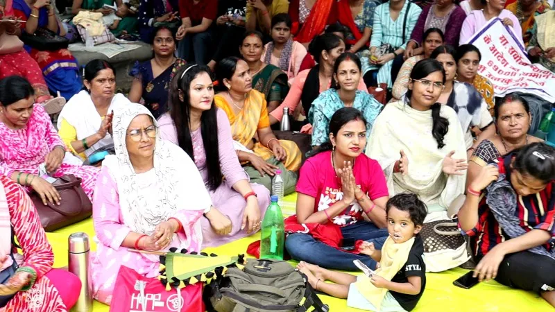 69000 शिक्षक भर्ती में एक अंक विवाद को लेकर 14वें दिन भी धरना जारी (3)