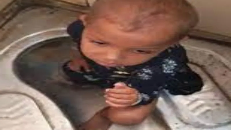 आगरा : ट्रेन की टॉयलेट सीट में फंसा बच्ची का पैर, बीस किलोमीटर तक सिसकती रही मासूम 