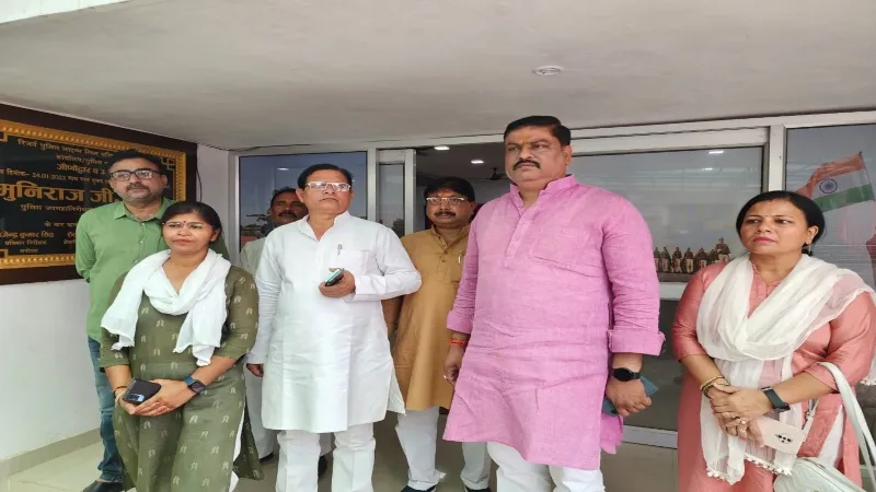 अयोध्या : महंत राजूदास पर FIR को लेकर एसएसपी से फिर मिले सपाई 