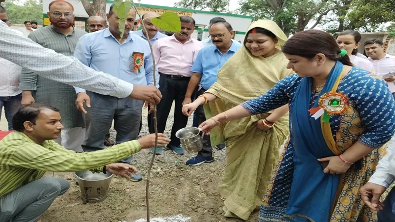 सुलतानपुर : ब्लॉक प्रमुख दुबेपुर एवं बीएसए ने नवनिर्मित भवन का किया उद्घाटन