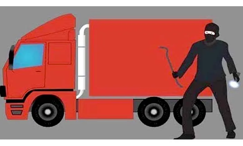 रुद्रपुर: चालकों ने मिलकर उड़ाया ट्रांसपोर्टर का ट्रक