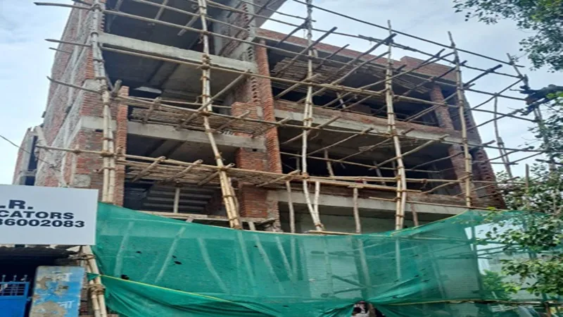 लखनऊ : एलडीए ने सील किए दो निर्माणाधीन भवन