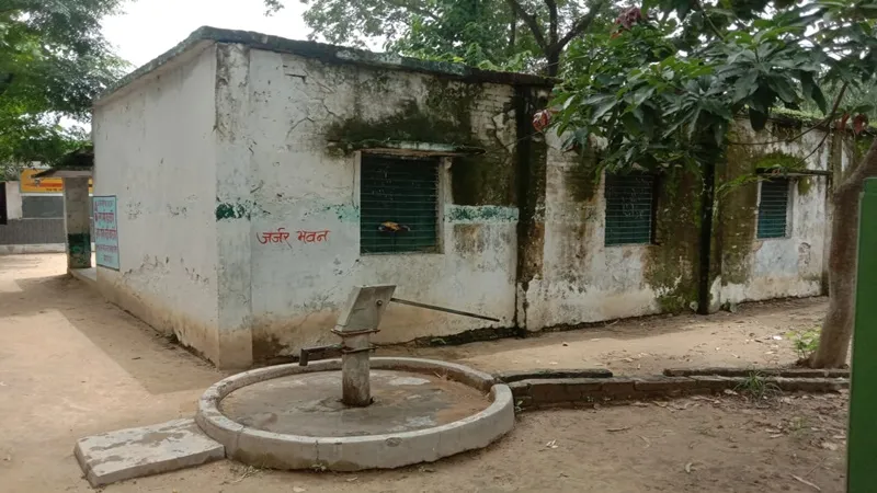 अयोध्या: शासन के 19 पैरामीटर में खरे नहीं उतरे परिषदीय विद्यालय, बेमानी बना है आदेश