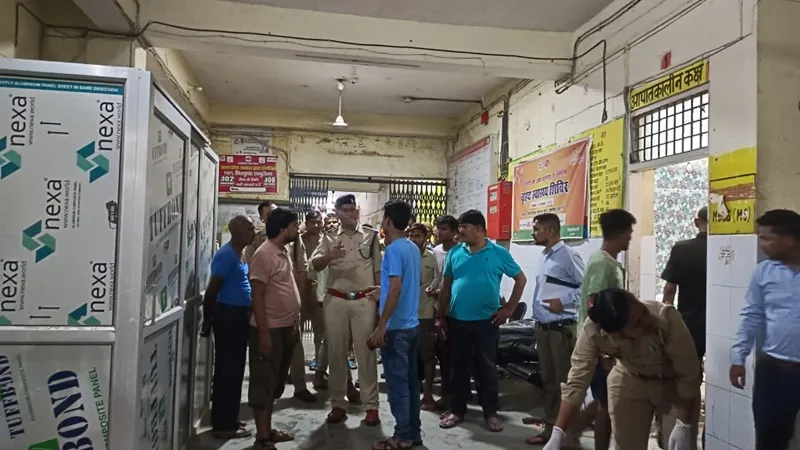 बहराइच : मवेशी को बचाने के चक्कर में खाई में पलटी कार, छह की मौत