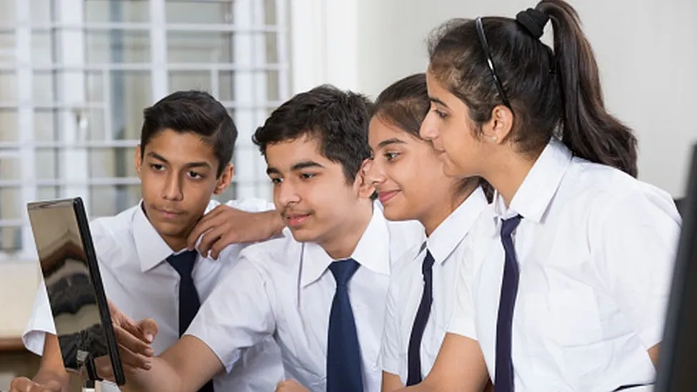 छात्र अब घर बैठे कर सकेंगे स्कूल की पढ़ाई, सिर्फ लिखित परीक्षा के लिए जाना पड़ेगा स्कूल 