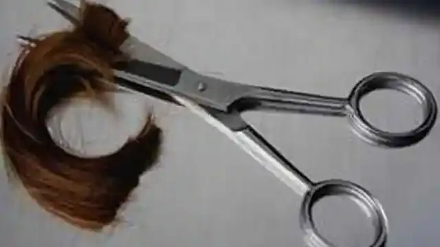 संभल: दस दिन में दूसरी बार कटी छात्रा की चोटी, जानें पूरा मामला