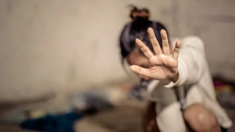 UP: दोस्ती करो… वरना तेजाब से जला दूंगा, शोहदे ने दी धमकी, छात्रा ने कॉलेज जाना छोड़ा, जानिए- पूरा मामला